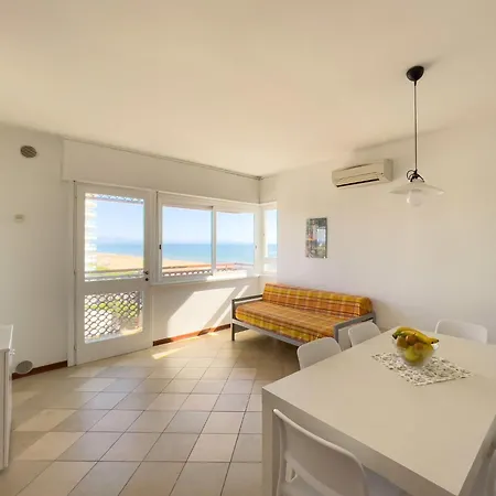 Seafront On The Promenade Apartment *