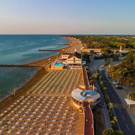 Seafront On The Promenade Apartment Lignano Sabbiadoro